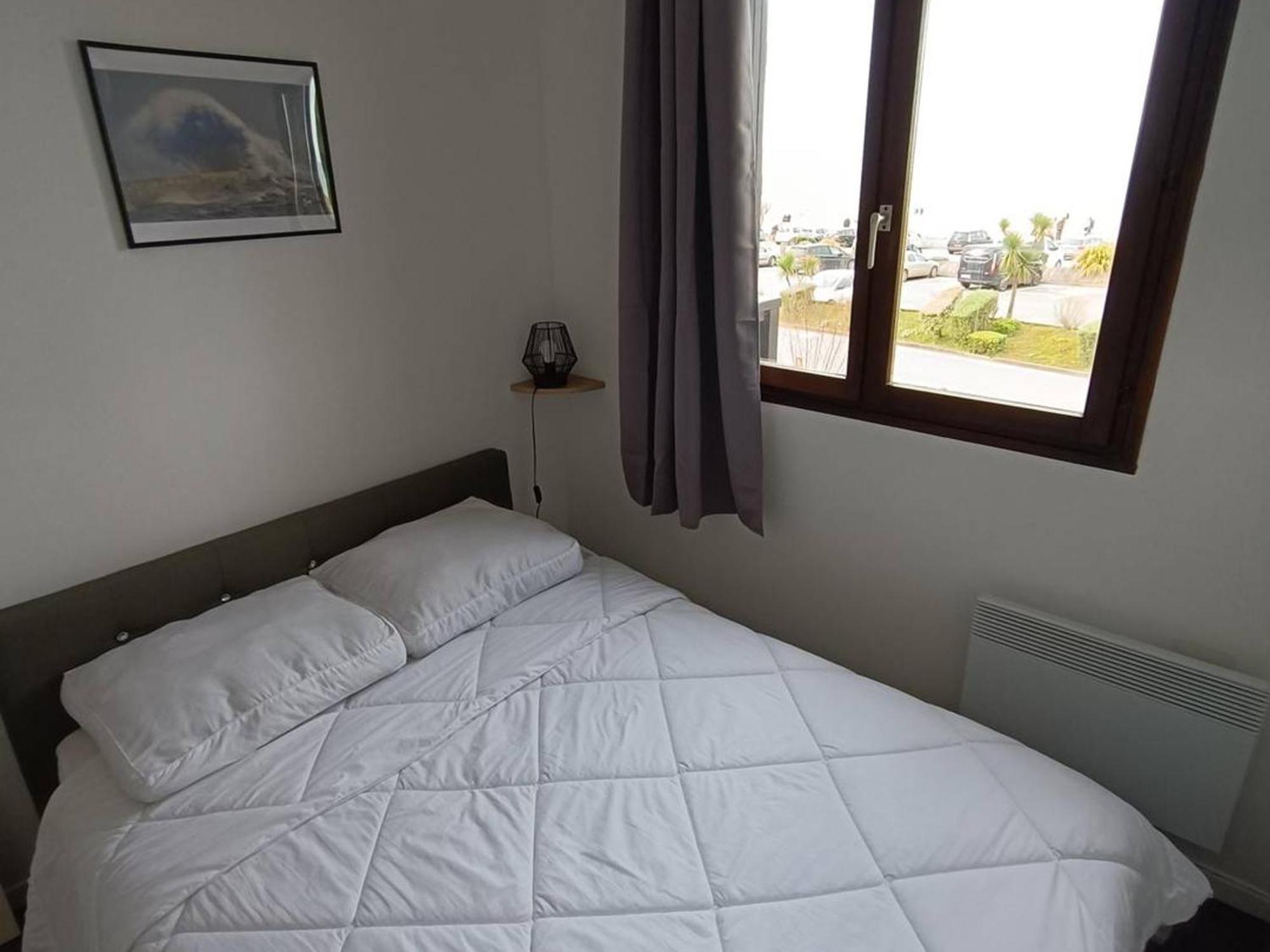 Appartement Familial Centre Ville Avec Parking Et Animaux Permis - Fr-1-465-90 Merville-Franceville-Plage Kültér fotó